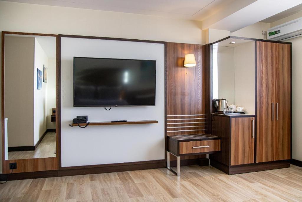 Avenue Park Hotel Yusufkhona 外观 照片